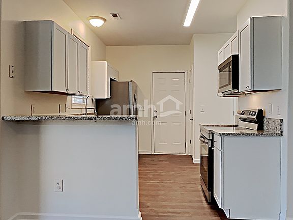 3rd image of 149 Sawhorse Dr
