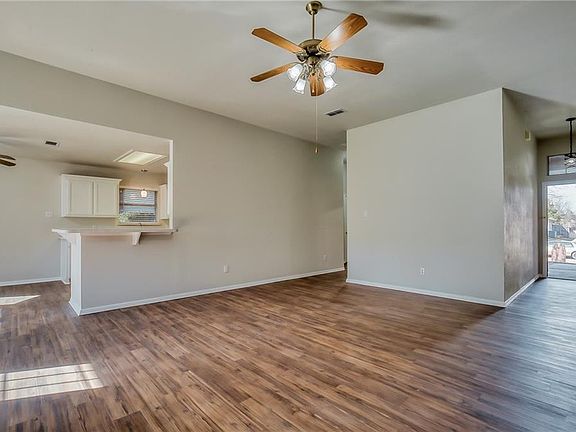 5th image of 1025 Springwood Dr