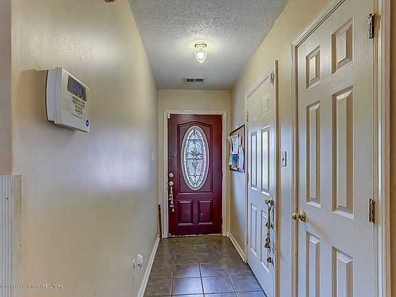 3rd image of 10950 Oak Leaf Dr
