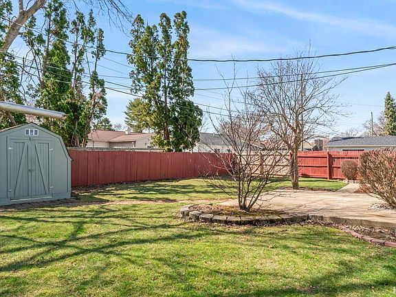 4th image of 2329 Dakota Dr