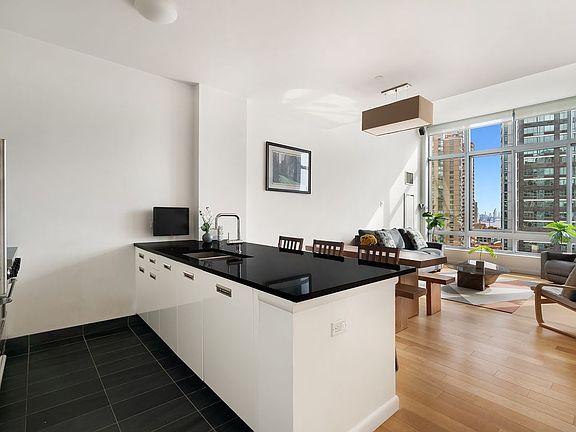 5th image of 4630 Center Blvd APT 1706