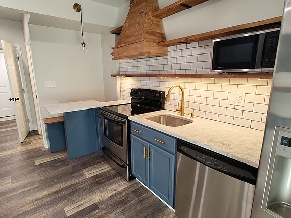 2nd image of 7715 Lee Dr #A
