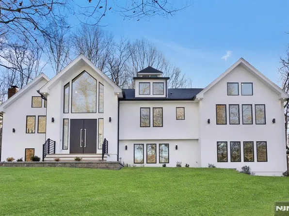 30 Sun Valley Rd, Ramsey, NJ 07446