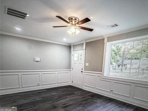 5th image of 1375 Graymont Dr SW