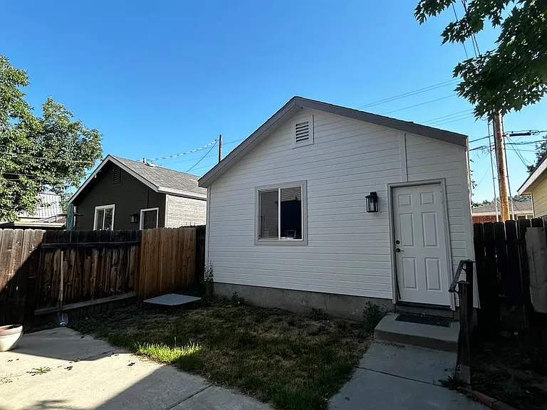 1218 E Franklin St — Photo 11