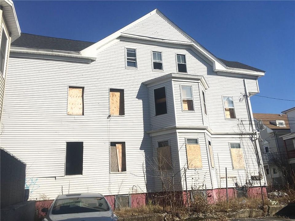 2nd image of 31 Penn St