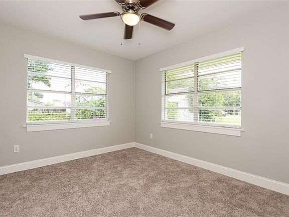 5th image of 2332 N Crystal Lake Dr