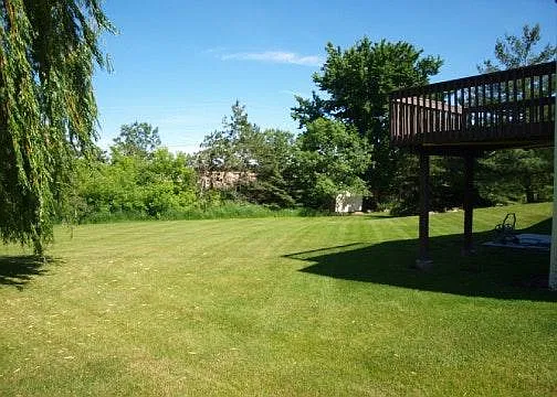 4 bed, 2200 sqft, $2,550 — Photo 3