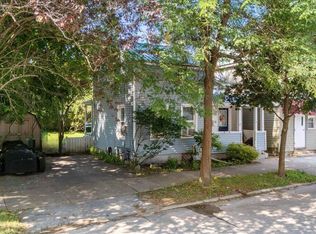 17 Oak St, Saratoga Springs, NY 12866