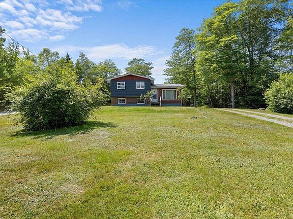2nd image of 637 Woodlawn Dr