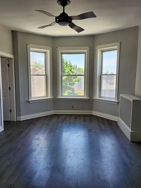 3 bed, $1,900 — Photo 2
