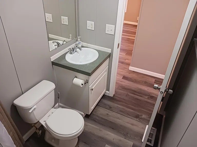 904 Home St — Photo 5