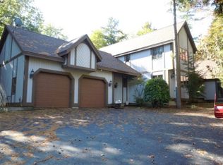 54 Wood Cliff Dr, Plattsburgh, NY 12901
