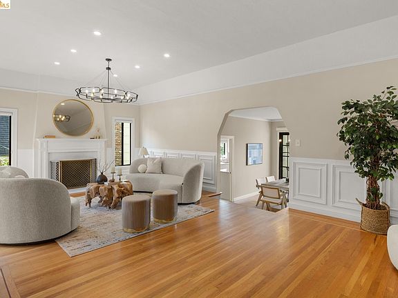 5th image of 22 Windsor Ave