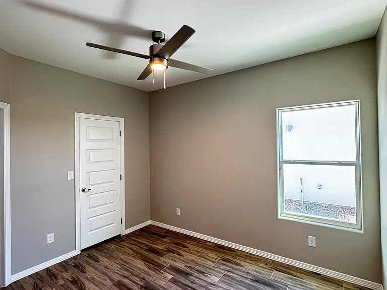 4208 Walnut Ave #2 — Photo 8