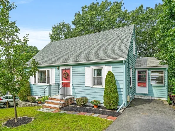 16 Spear St, Melrose, MA 02176