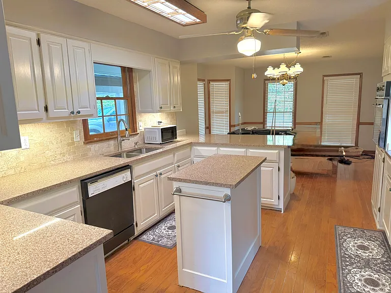 6612 Hale Ct — Photo 2