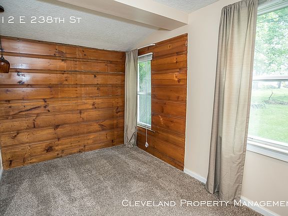 5th image of 112 E 238th St