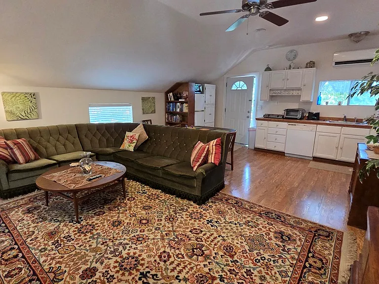 109 W Travis St #TOWNHOUSE — Photo 6