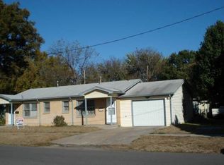 104 N College, Mulvane, KS 67110