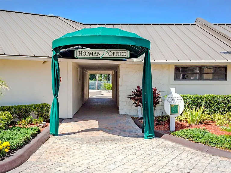 Tennis Pro Shop - only 100 yards from villa
