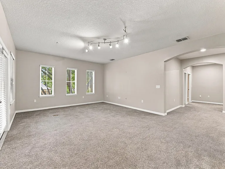 17013 Vilesta Dr — Photo 21
