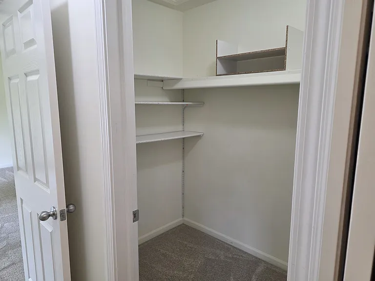 2103 Enterprise Dr — Photo 36