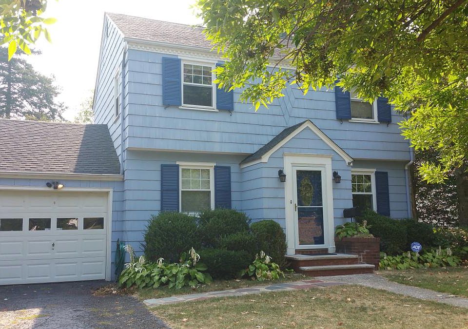 Front View of this beautiful colonial