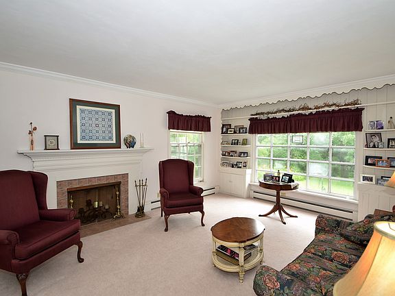 5th image of 1625 Crescent Dr