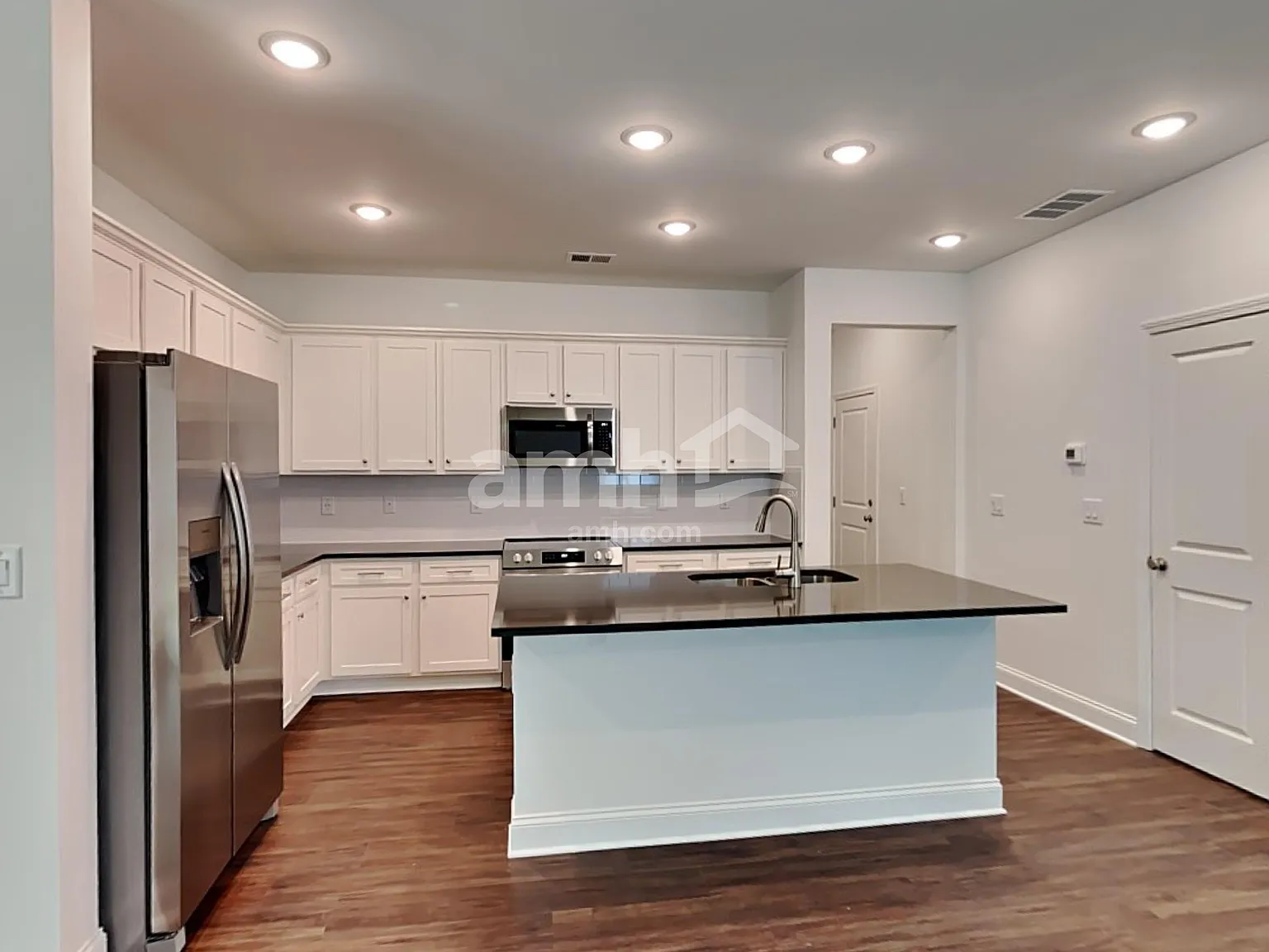 4 bed, 2.5 bath, 2078 sqft, $2,470 — Photo 4