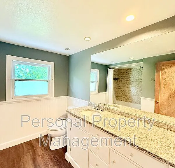 2234 N L St — Photo 11