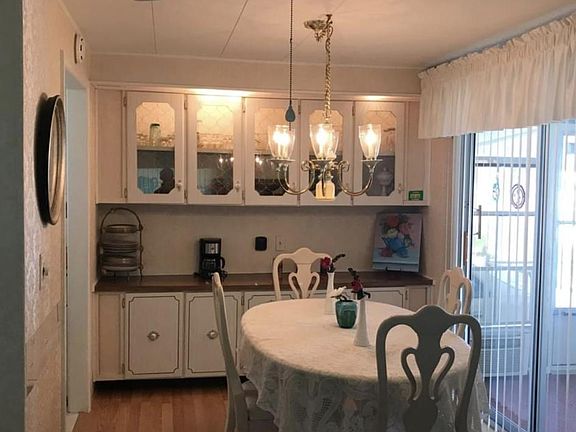 4th image of 162 Oleander St #162