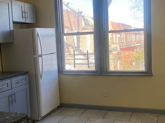 2nd image of 384 Fulton Ave #2