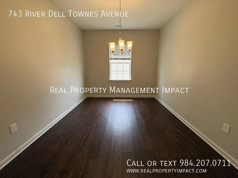 743 River Dell Townes Ave — Photo 9