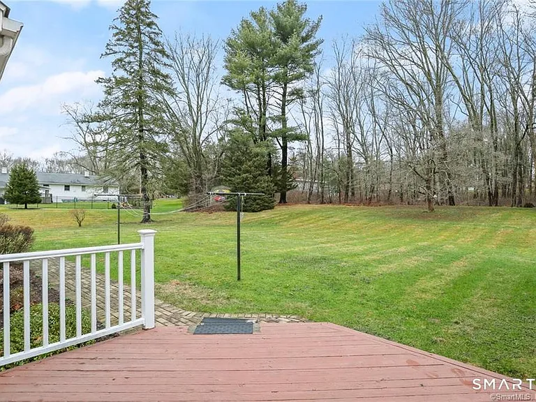 501 Lambert Rd — Photo 22