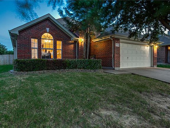 2nd image of 1331 Lake Forest Dr