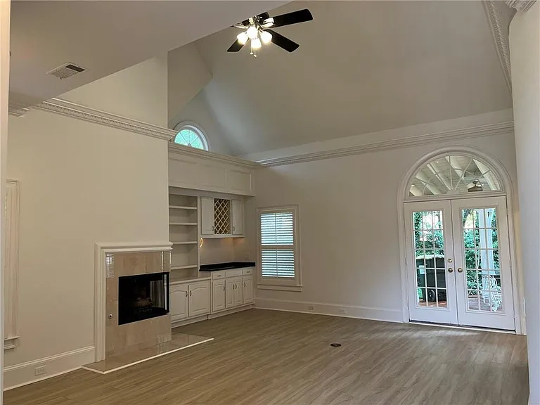 4608 Chattahoochee Xing SE — Photo 10