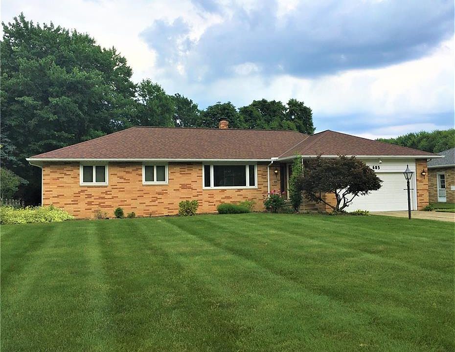1st image of 685 Lander Dr