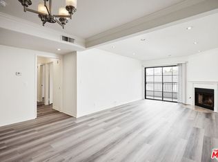 909 N Croft Ave #303, West Hollywood, CA 90069