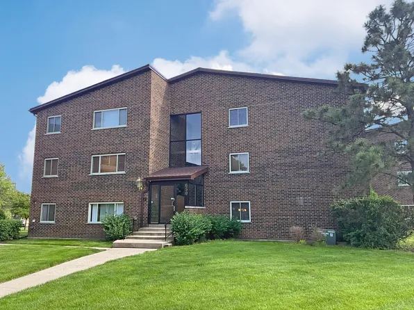 650 Perrie Dr Unit 102, Elk Grove Village, IL 60007