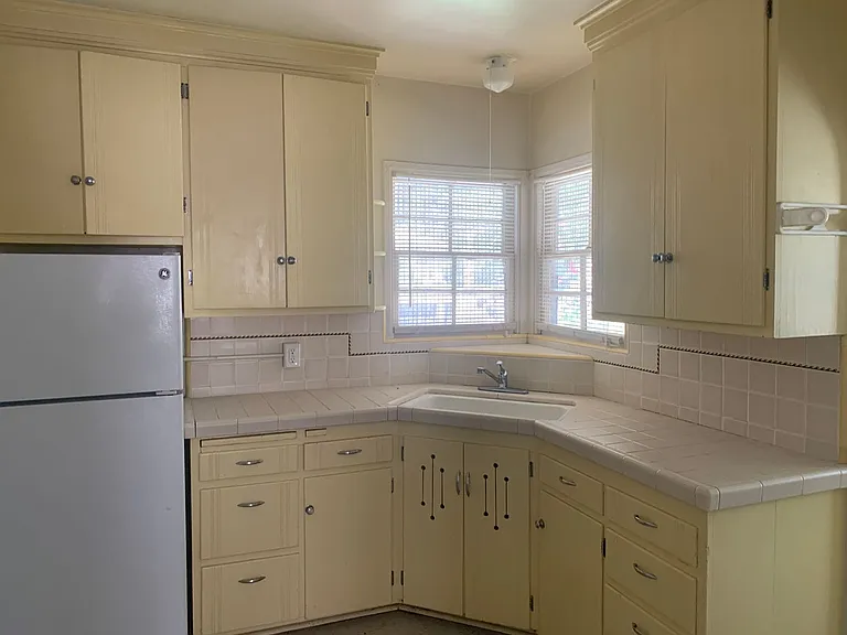 904 Taber Ave — Photo 4