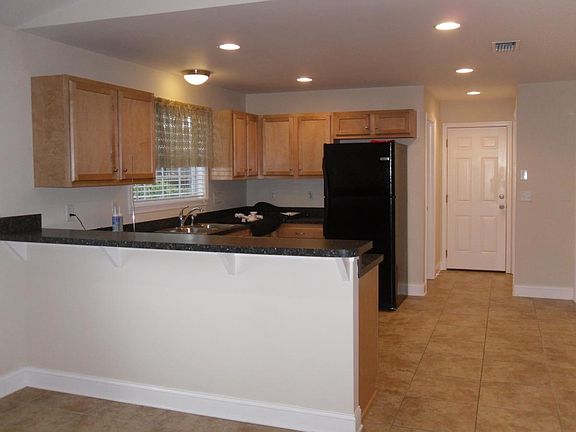 5th image of 3327 Pickwick Dr S