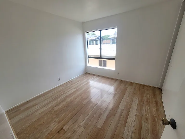 111 S Marguerita Ave #E — Photo 20
