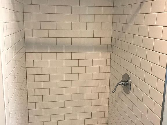 2nd image of 611 Beaumont Ave