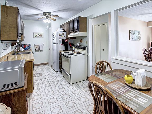 5th image of 2917 N Bay Dr APT M15