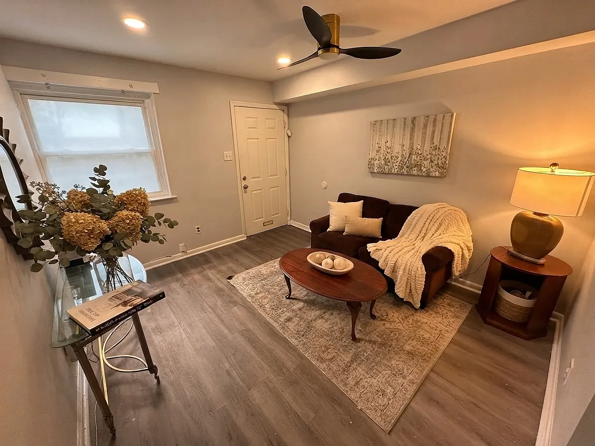 7 bed, 1464 sqft, $595 — Photo 4