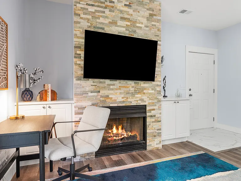 624 McKenna Cir — Photo 5