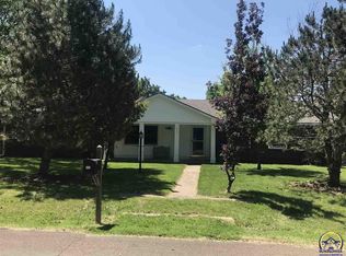 905 NE Hilltop Dr, Topeka, KS 66617