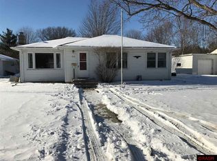 616 N 7th St, Saint Peter, MN 56082