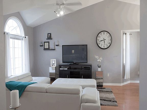 3rd image of 2523 N Parkdale Ct
